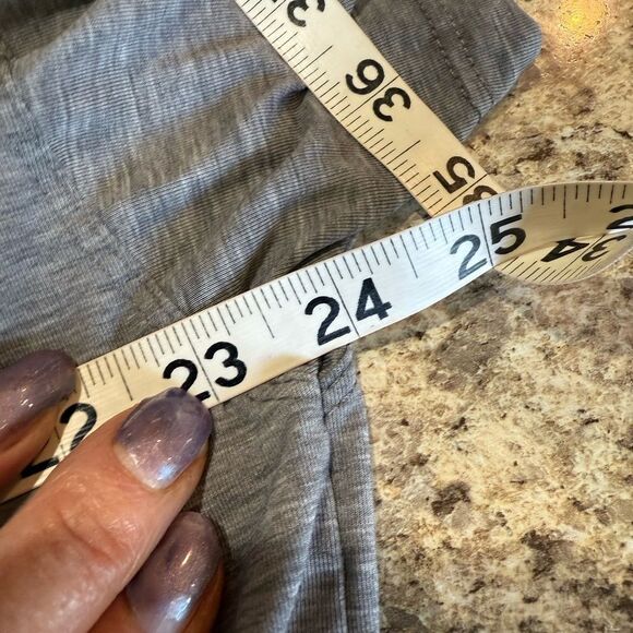 Barry's Heather Gray Crop Top Large NWT - Picture 5 of 8